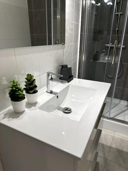 Le Nid Douillet Apartment Ним Екстериор снимка